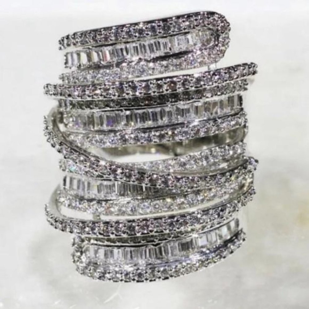 NEW 6.4 CT 925 STERLING SILVER DIAMOND RING, CUTE RING, SHINY RING.